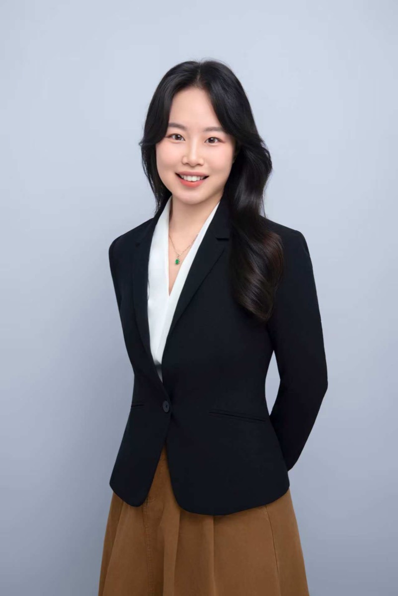 Chloe 老师 — HKU 翻译硕士,WeWrites 英文教师